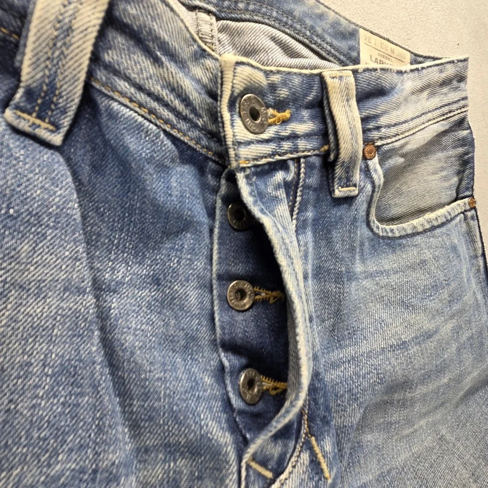 Diesel Jeans Mens 33x34 Blue Larkee Regular Straight Light Wash Button Fly 008AT